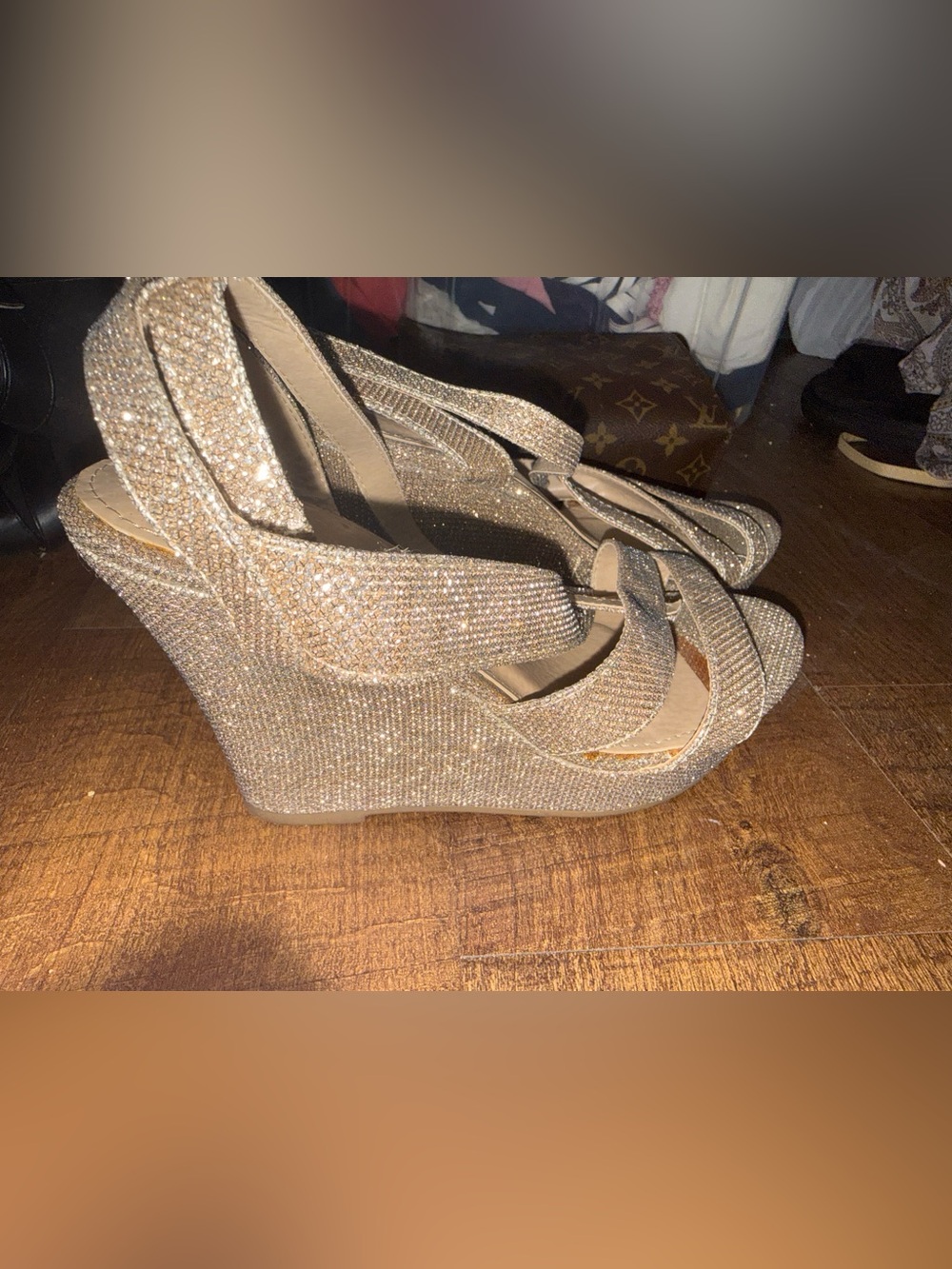 Women's Glitter Wedge Sandals - Sparkling Gold